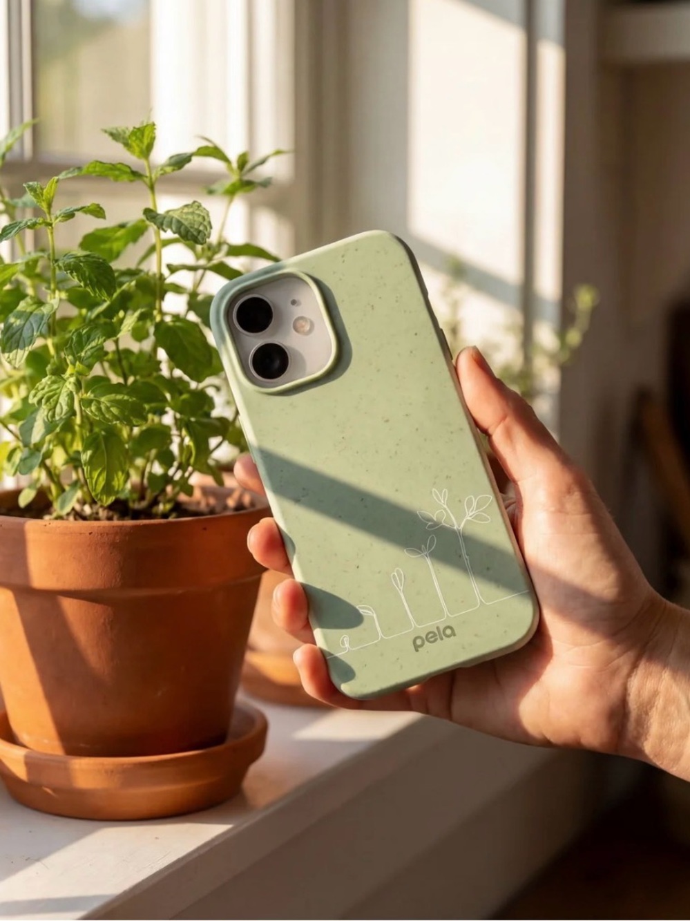Pela Sustainable iPhone 14 Pro Cases Set of 2 - Picture 3 of 9
